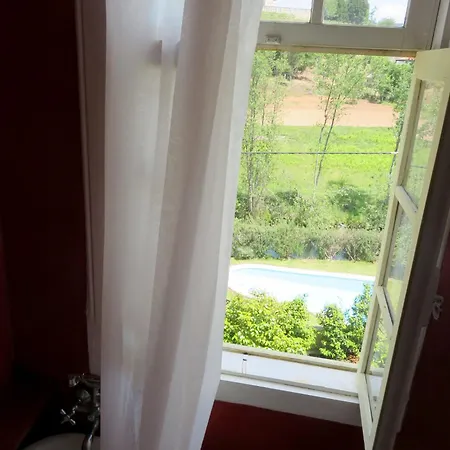 בית נופש Casa De Encosturas קאבקסיירס דה באסטו
